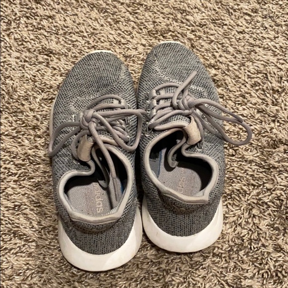 Adidas women’s tubular grey tennis shoes 6.5 - Picture 4 of 4